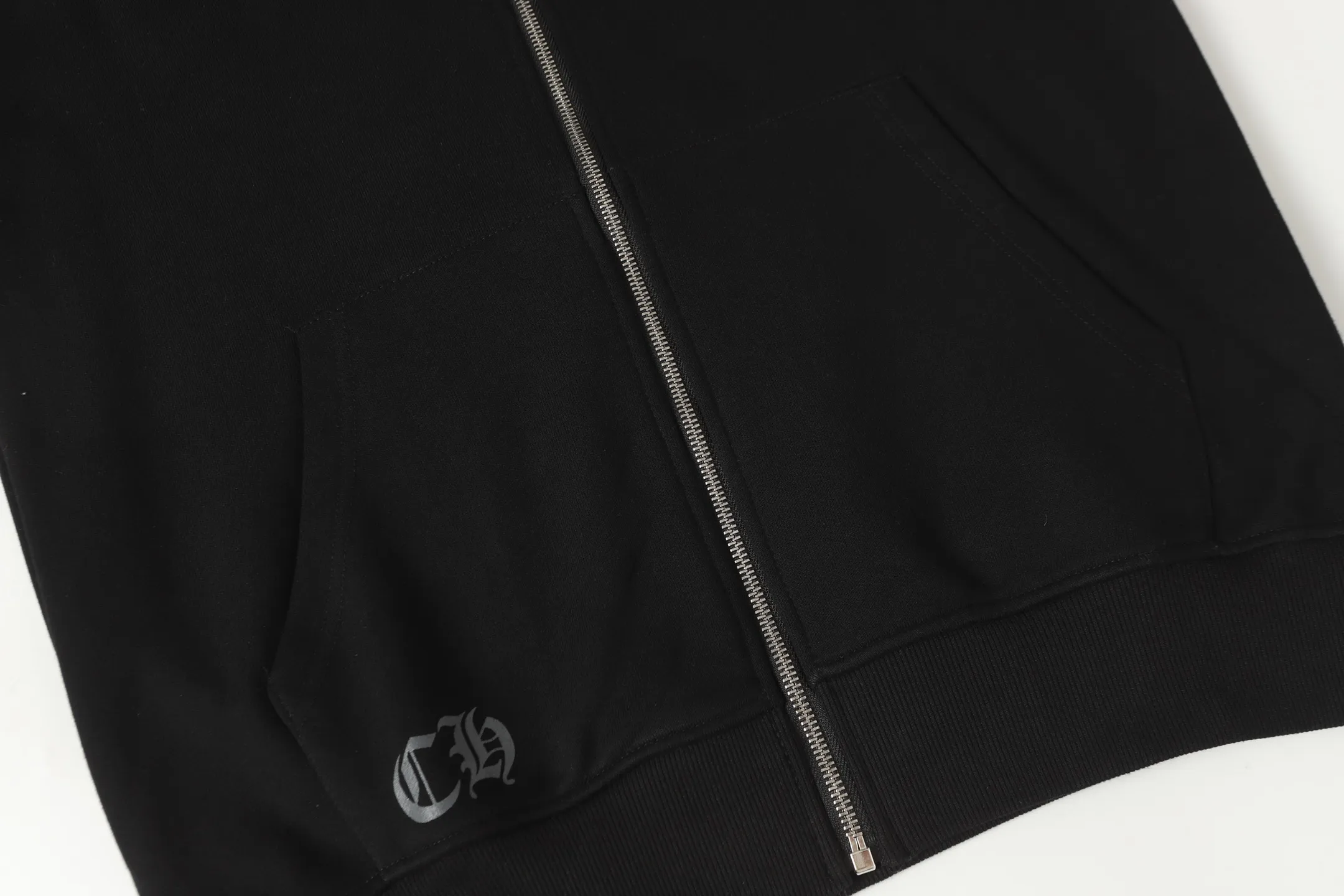 P250 -Chrome Hearts/Chrome Hearts Tokyo Limited Horseshoe Sanskrit Printed Zipper Sweater Cardigan Jacket -High weight, high density and high quality. The wool is soft, delicate and skin-friendly. It feels soft and silky. It has excellent warmth and skin-friendly properties.